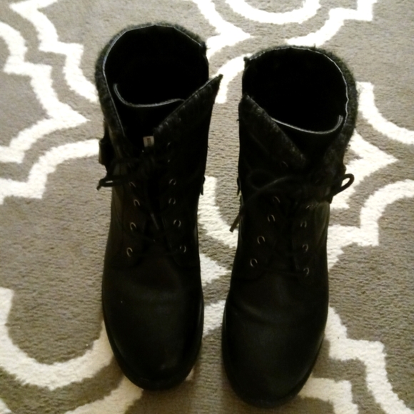 Fabulous Black Boots - Picture 4 of 4